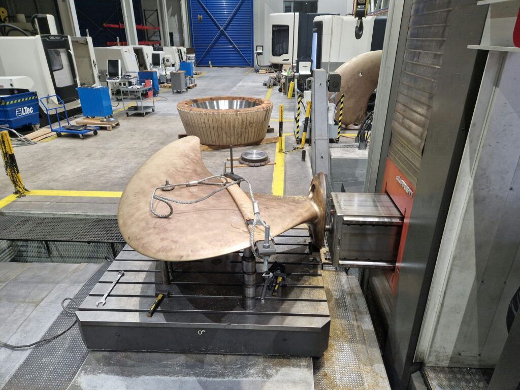 Machining of propeller blade